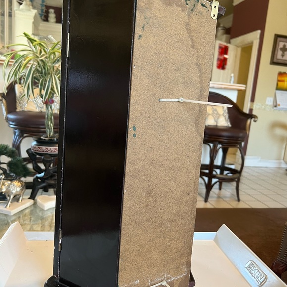 A.J. Design Vintage porcelain doll never taken out of the wood/glass custom box. - Picture 9 of 14